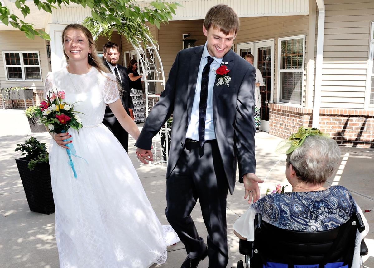 Family Re Enacts Wedding For Grandmother To Inspire Memories