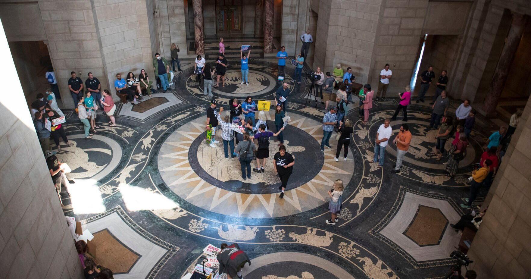 Nebraska to move ahead with rules for youth gender care - Vimarsana News