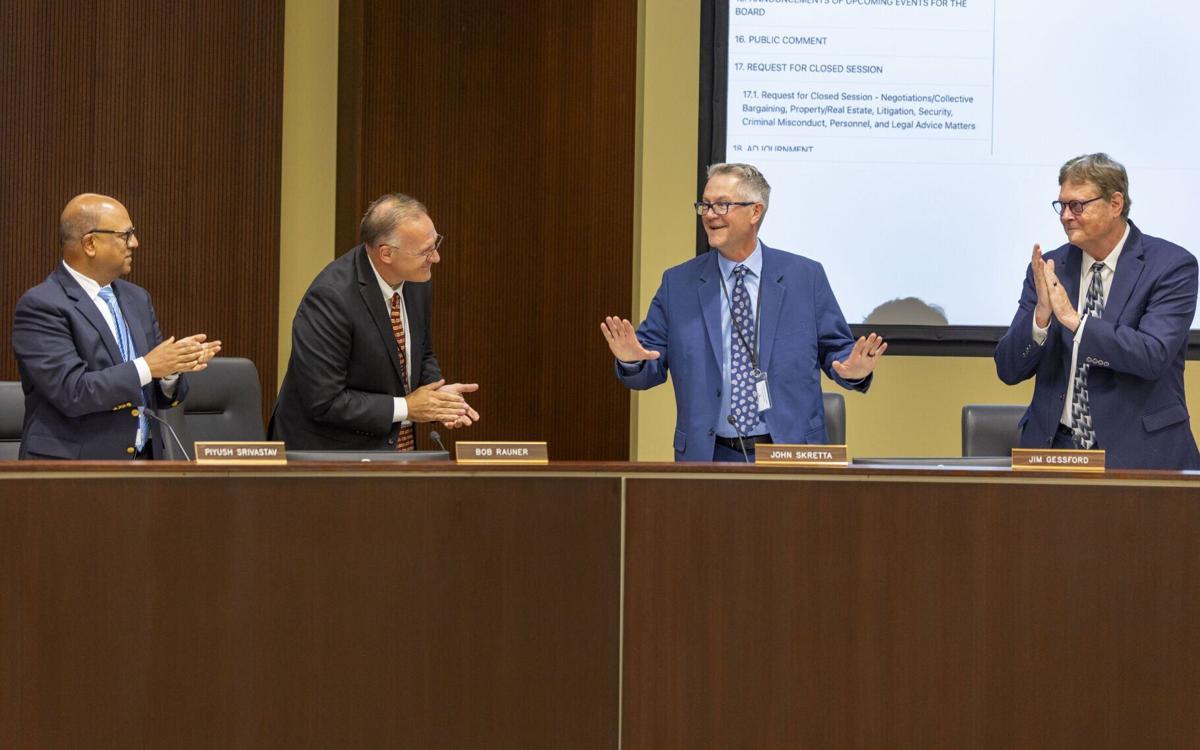 Manav Macron Wales Official WRU Warm Grip Gloves Smartphone Touch From