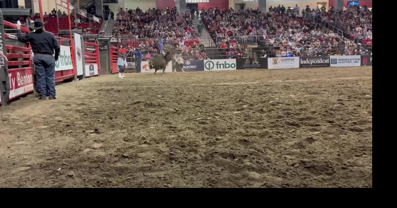 Rodeo Grand Island: Late winners wow standing room crowd