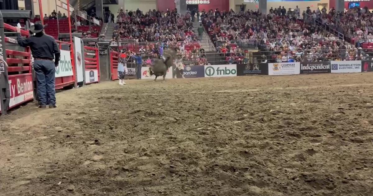 Rodeo Grand Island: Late winners wow standing room crowd
