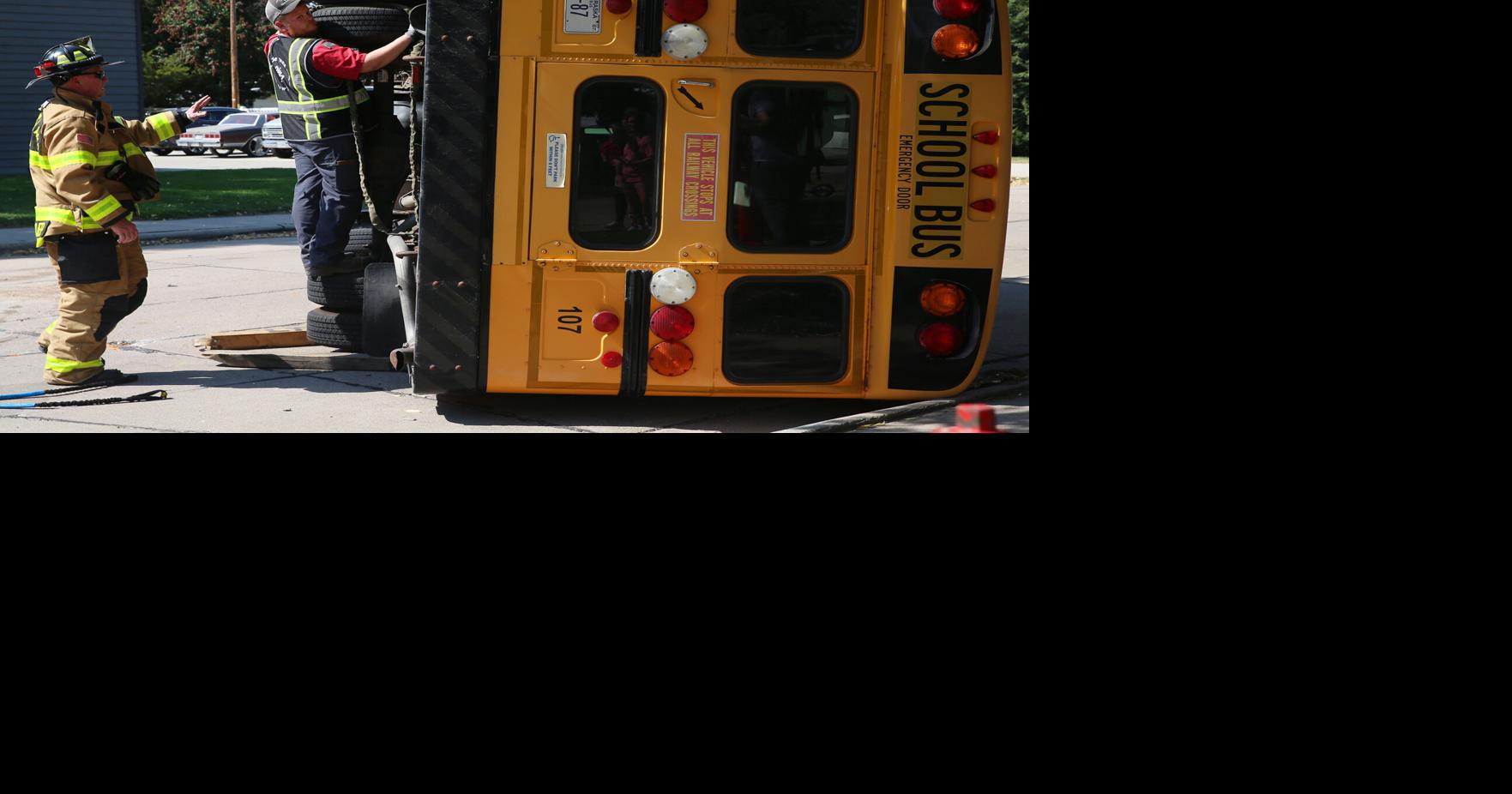 Car collides with school bus in Grand Island