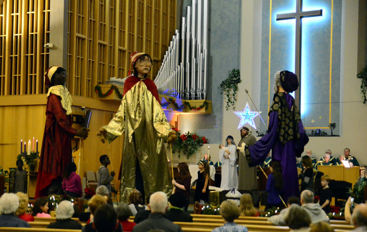 Nativity drama makes use of 14-foot-tall puppets | Grand Island Local ...