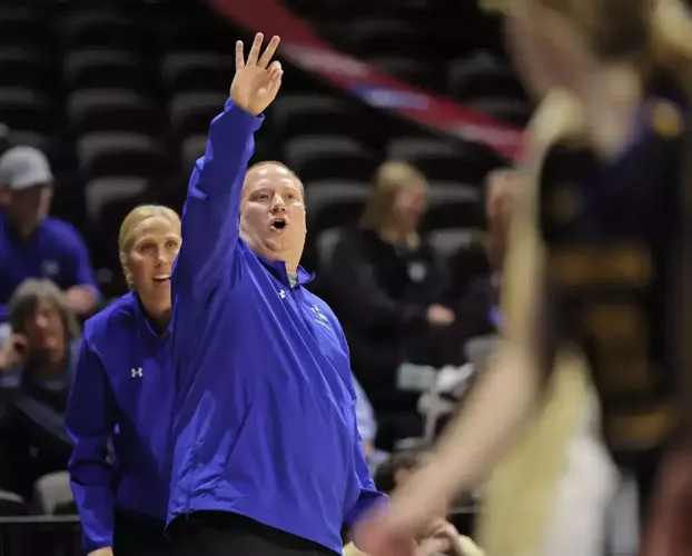 Johnson to Continue to Lead UNK Women's Basketball