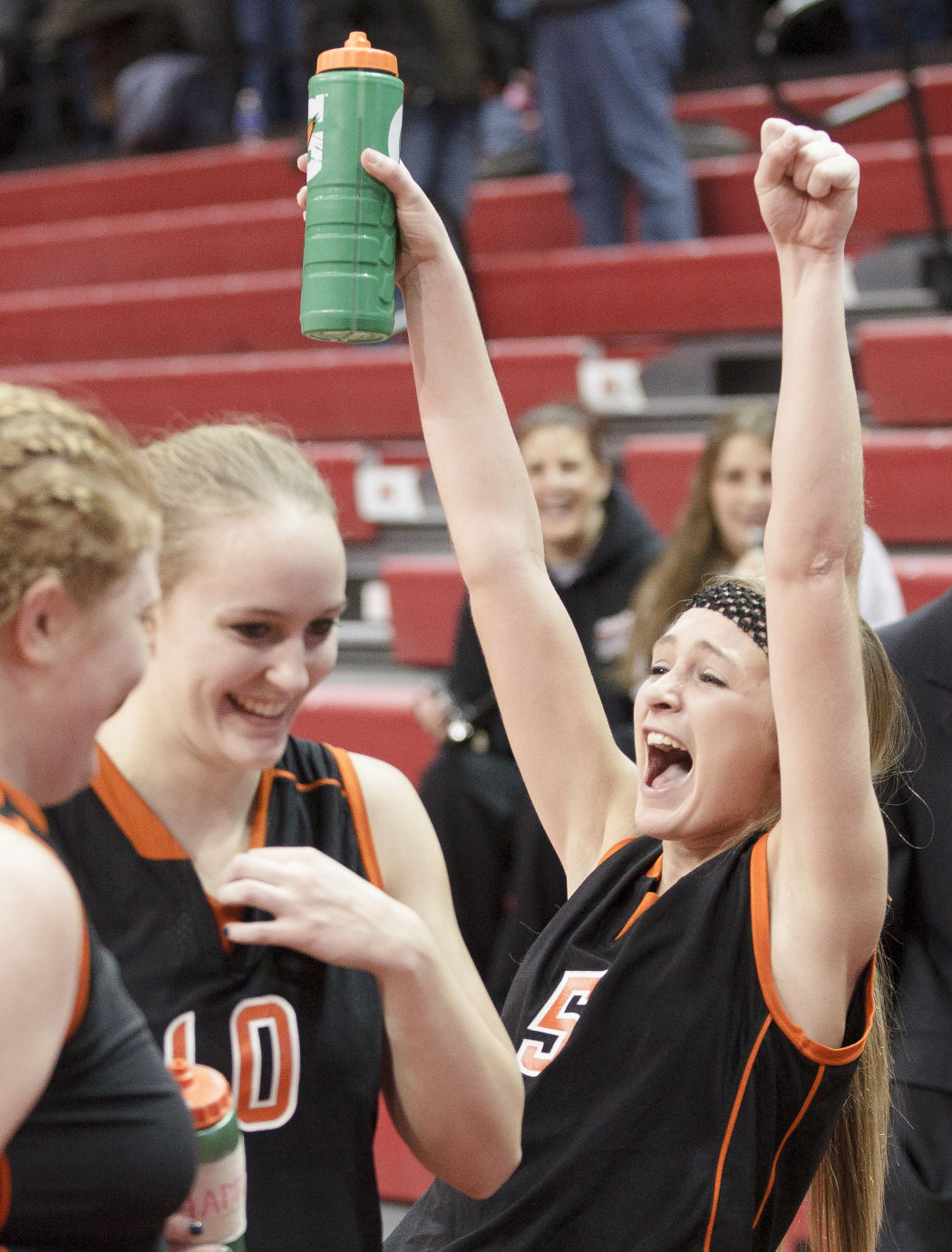 Giltner takes advantage of second chance once again to repeat in D2