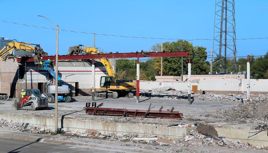 Demolition underway at old downtown Grand Island post office