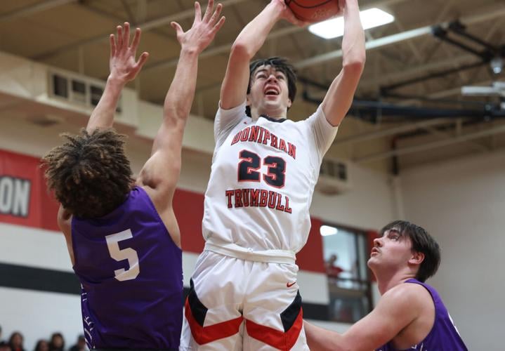 STATE BASKETBALL DoniphanTrumbull is looking to make a run
