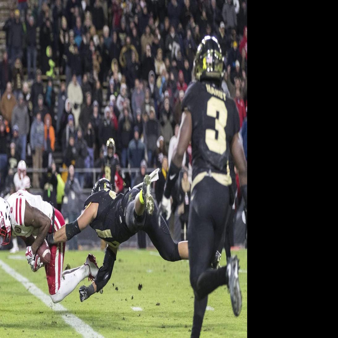 Lee Huskers Find Way To Road Win Huskers Hq Theindependent Com