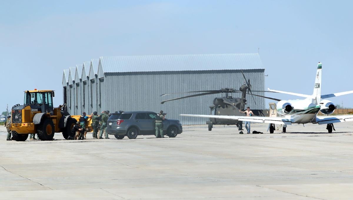 040421_Standoff