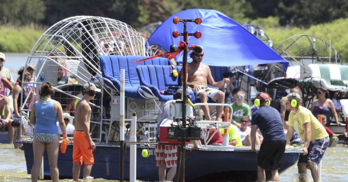 Airboat race crowd enjoys high horsepower
