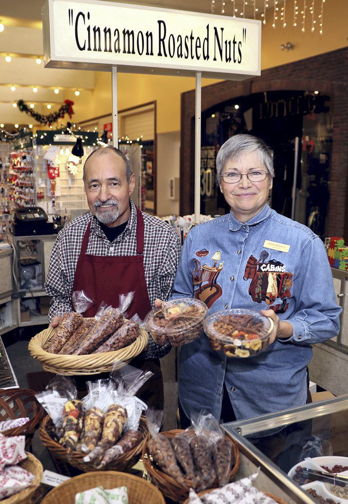 Seasonal Stores At Conestoga Mall Add Holiday Diversity For Shoppers Latest News Theindependent Com