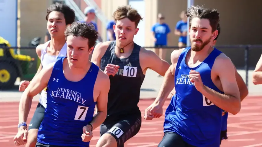 Lopers Show Off on Senior Day