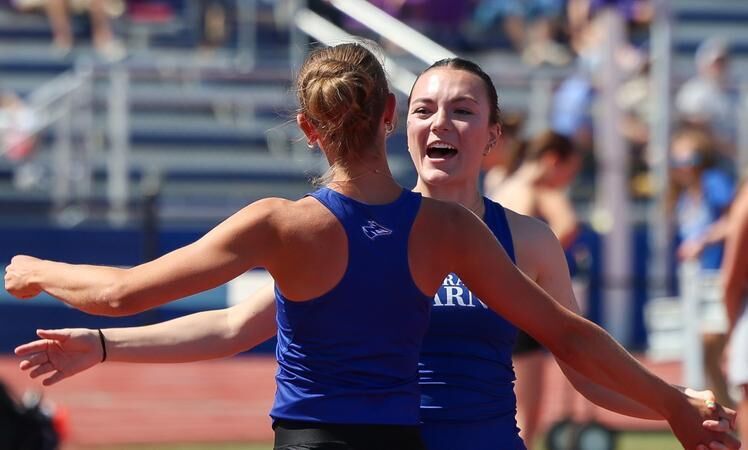 Lopers Show Off on Senior Day