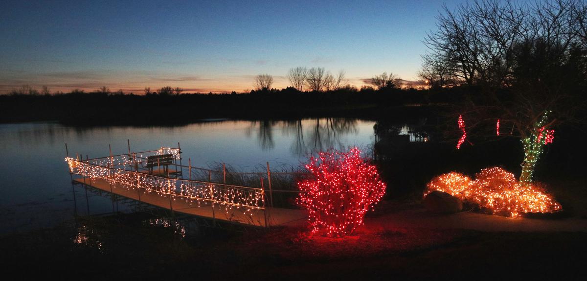 Mr And Mrs Claus Put Up The Christmas Lights Local News