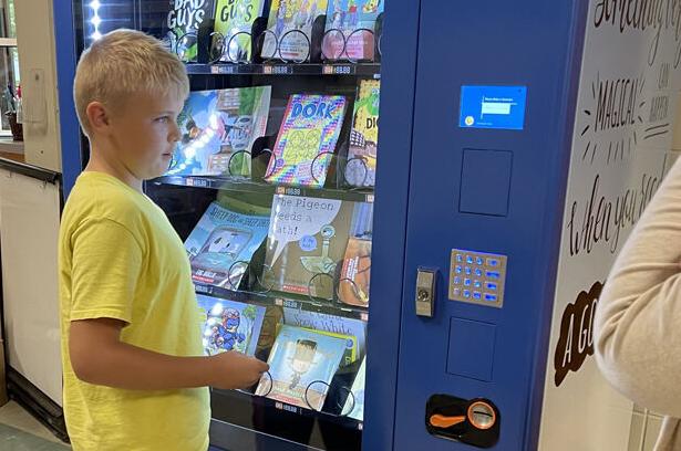 Vending machine library