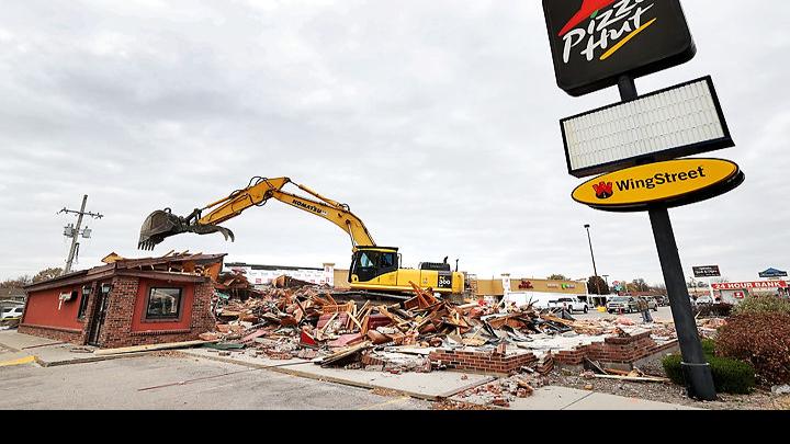 Old Pizza Hut Comes Down To Make Way For A New Pizza Hut On South Locust Local News Theindependent Com