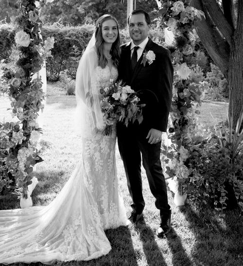 Christine Johnson And Taylor Whipple Weddings Theindependent Com