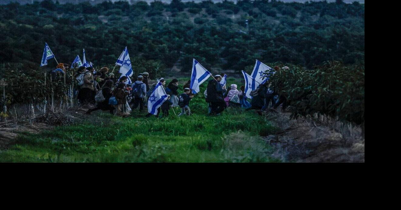 Hundreds of Israelis Try To Enter Gaza During Resettlement Rally