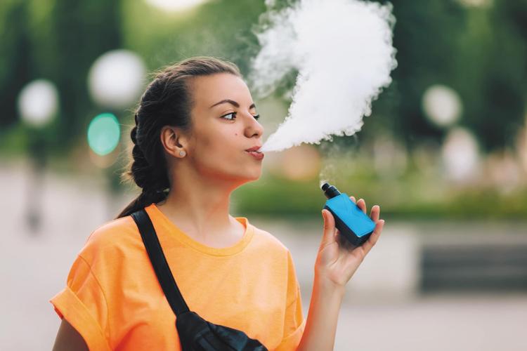 cigarette smoking while breastfeeding Risks in babies of smoking mothers