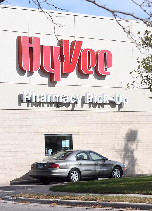 Hy-Vee drive-thru COVID testing