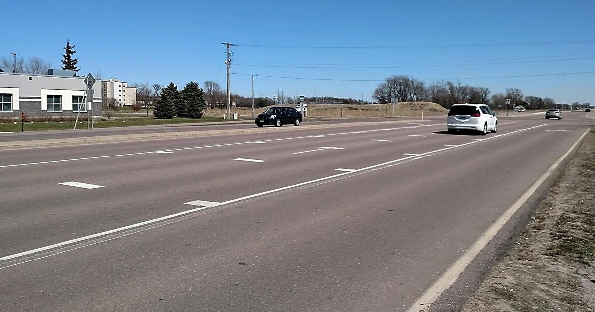 Markings aim to mess with drivers' minds Mankato News Markings aim to mess with drivers' minds Mankato News