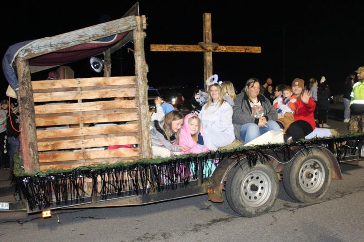 Honaker kicks off holiday season with annual parade News