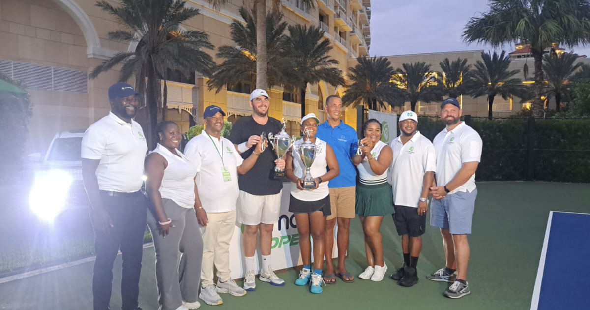 Tomlinson, Russell win EV Motors Open