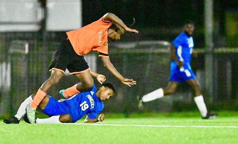 Mingoes fall in nail-biter to United FC | Sports | thenassauguardian.com