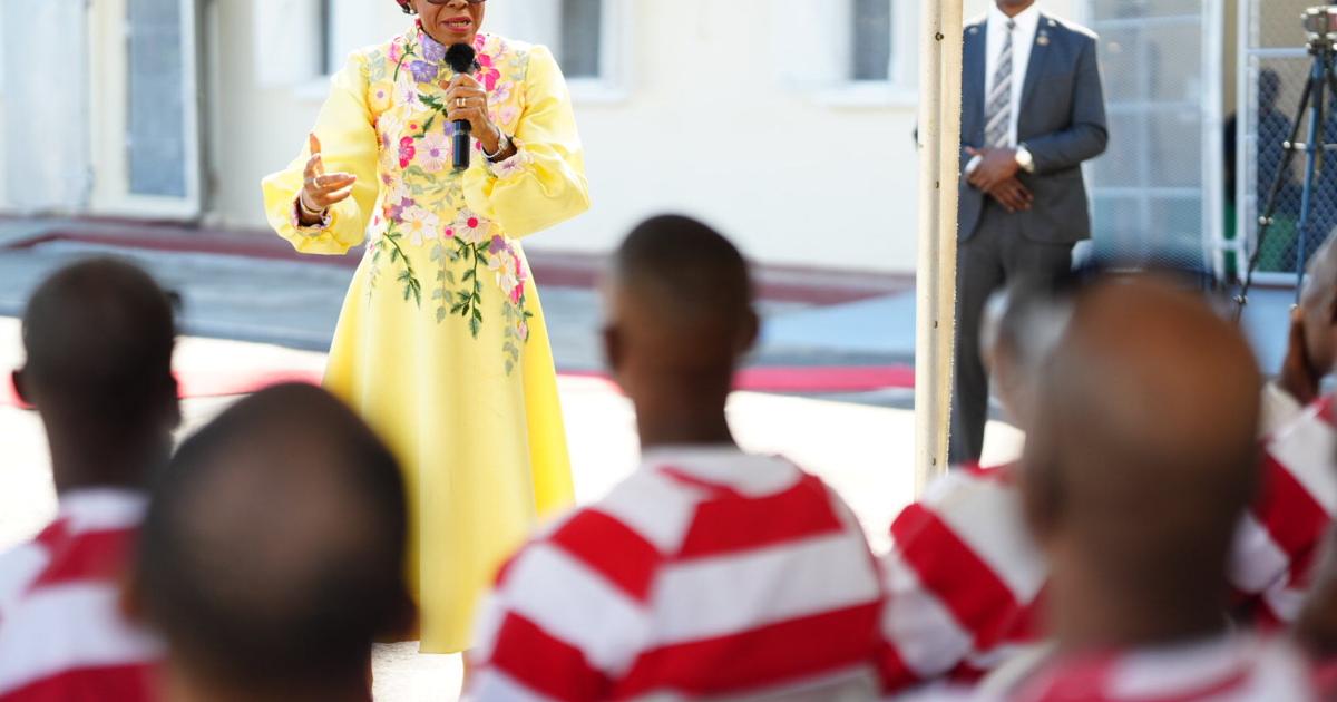 During visit to prison, GG tells inmates to not give up