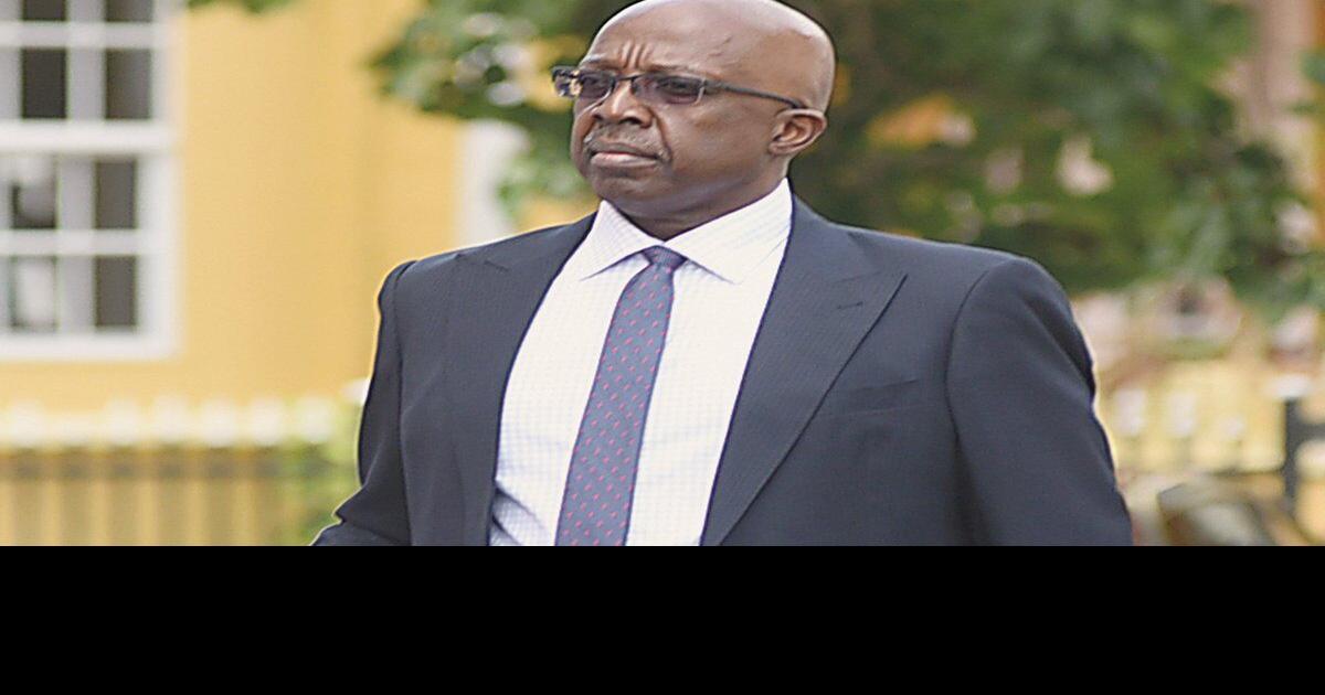 Gibson to run for PLP chairman