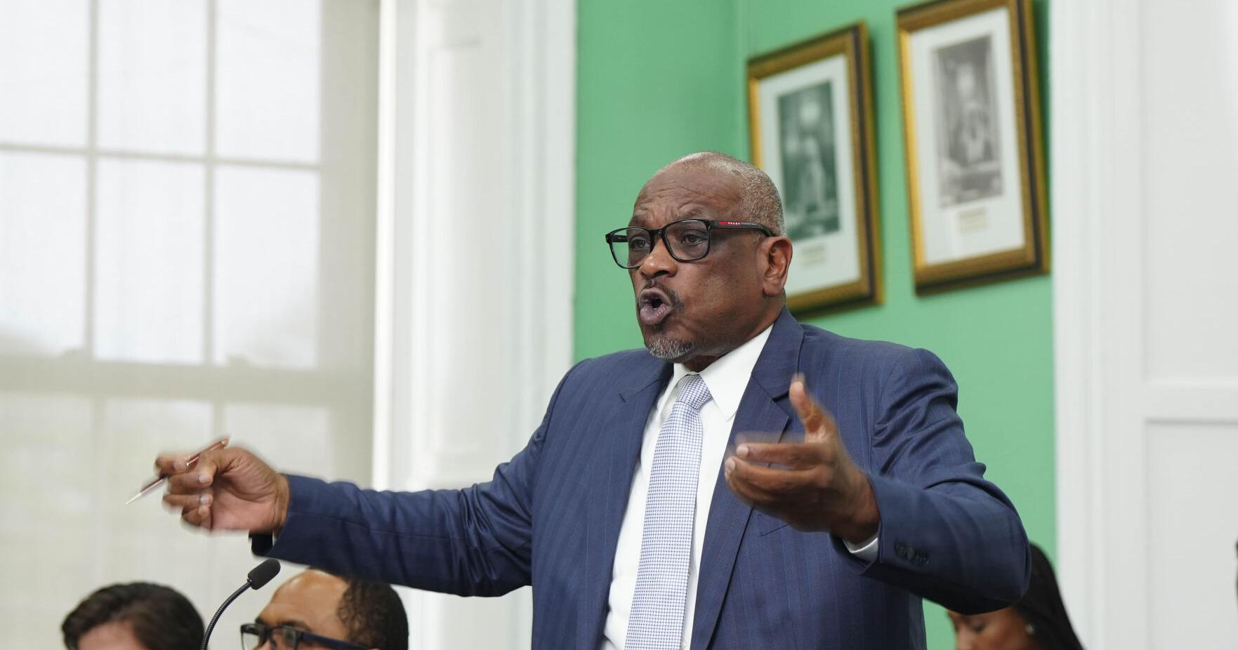Minnis hits out at plans for new hospital - Vimarsana News