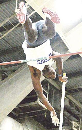 ken mullings -Pole Vault.jpg