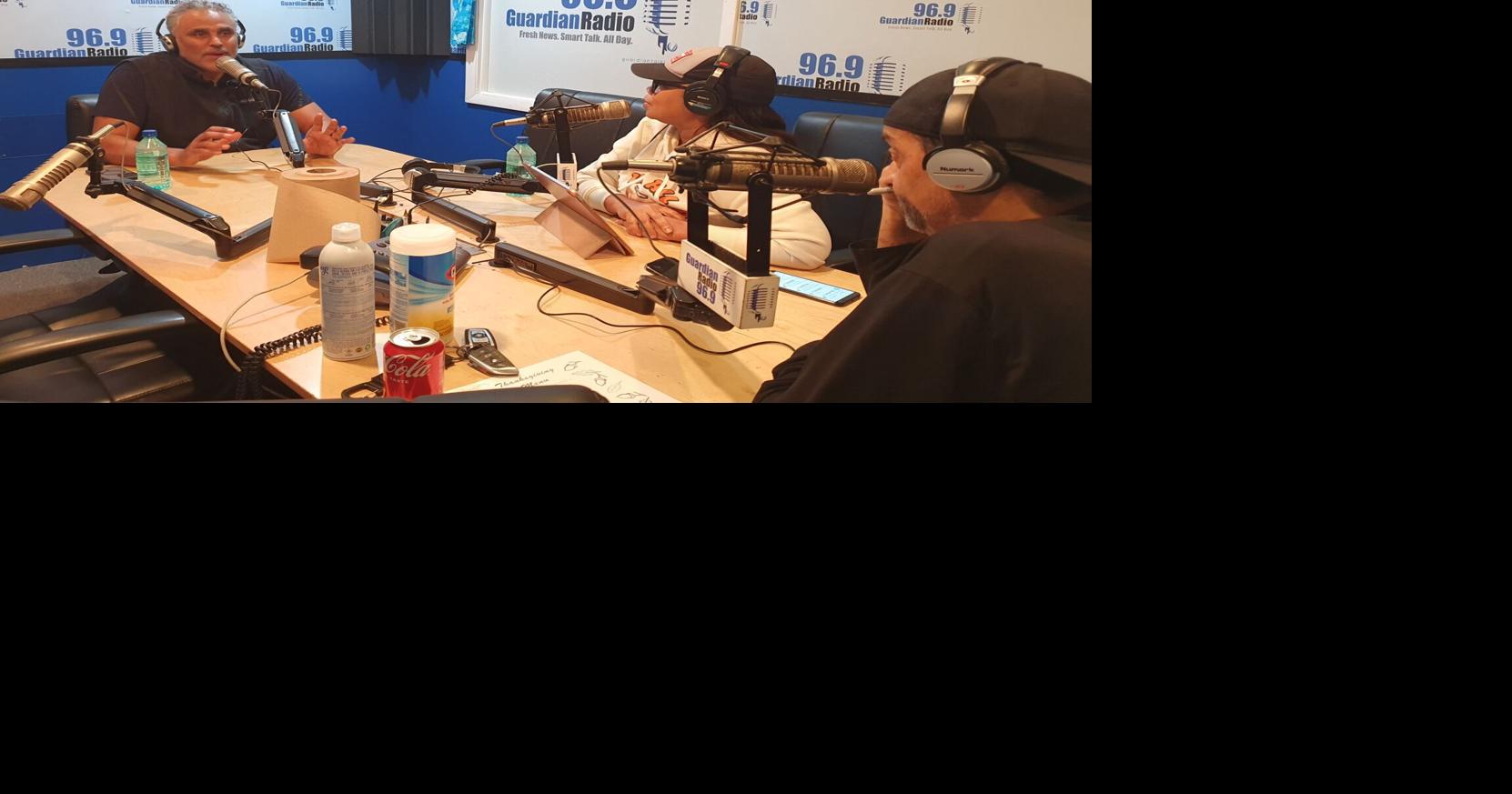 Fox says he will run in general election