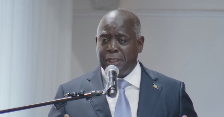 Davis sworn in as prime minister