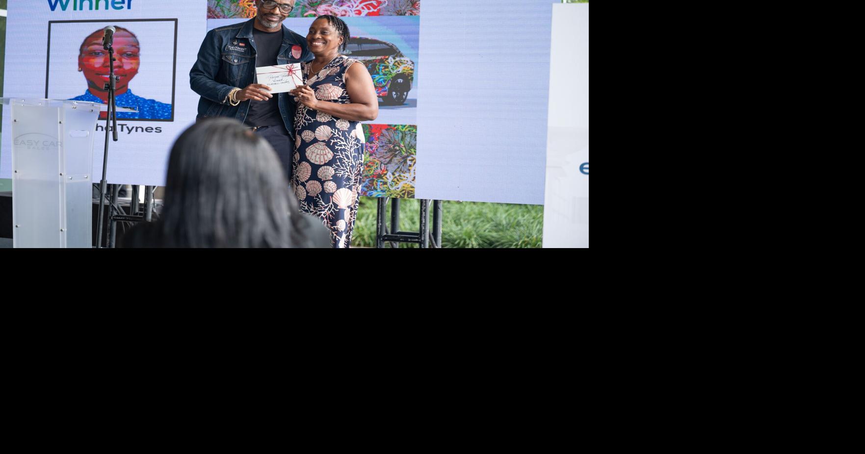 Tynesha Tynes artwork wraps HongQi EHS5