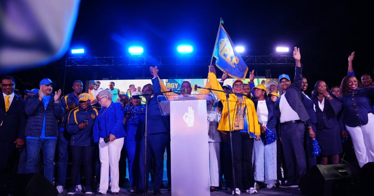 Davis says country can't return to 'confusion'