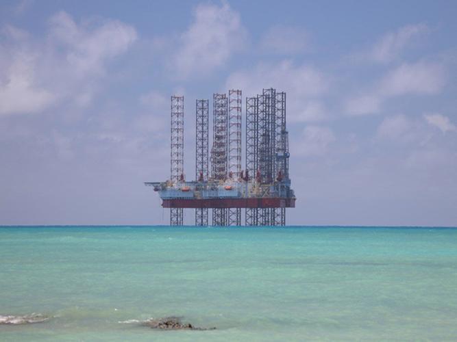 Mystery rigs raise concerns | Grand Bahama | thenassauguardian.com