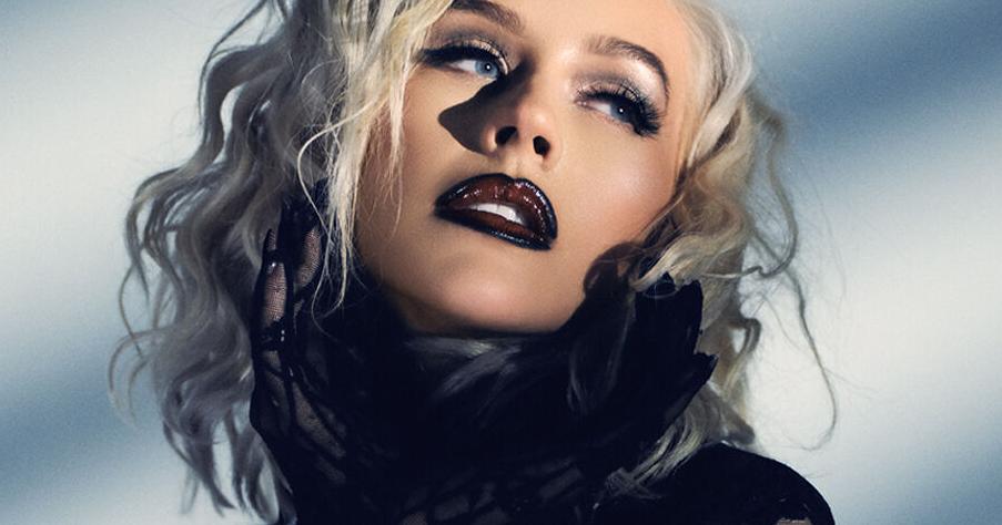 Was Christina Aguilera will, ist, aufzutauchen und sich zu zeigen!
