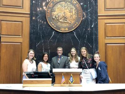 Pressel welcomes La Lumiere students to Statehouse