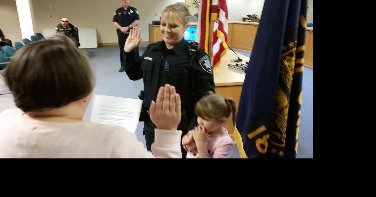 TAKING THE OATH: Lincoln City gets a new police officer | News ...