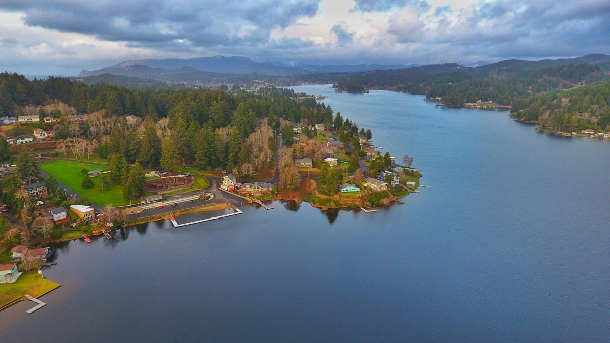 PHOTOS / Life In Lincoln City Community