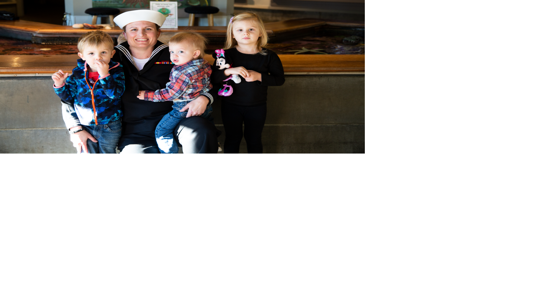 Aquarium honors veterans with free admission Community