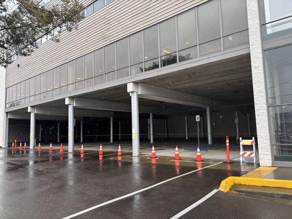 City seeks public comments on city hall future