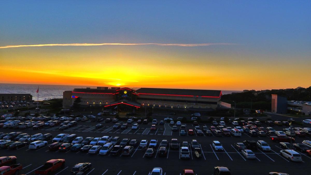 Let's Glow Crazy with parties to ring in 2022 at Chinook Winds Casino  Resort | Community | thenewsguard.com