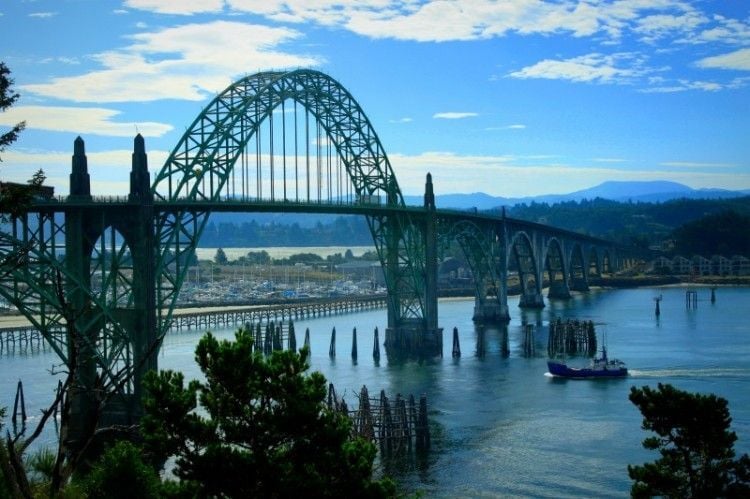 Bridge Work Night time single lane closure on Yaquina Bay Bridge