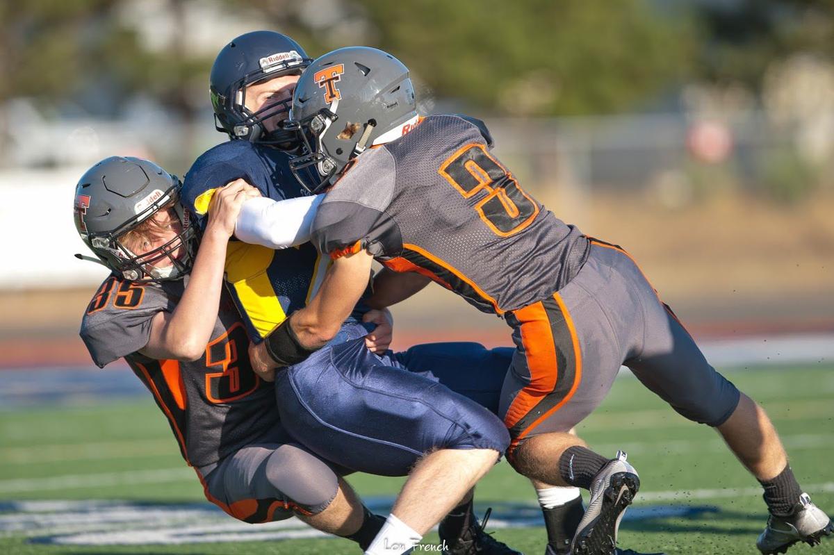 Photos Sports Taft Varsity Football Sports Thenewsguard Com