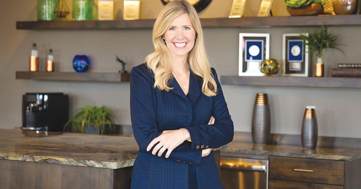Julia Carlson named one of America's top financial advisors | Business - Vimarsana News