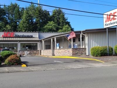 Chambers Family Keeps Mills Ace Hardware Family Owned Community Thenewsguard Com