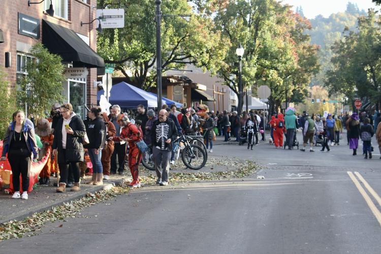 Costumed kids enjoy safe trick-or-treat during 2023 Downtown Gresham ...