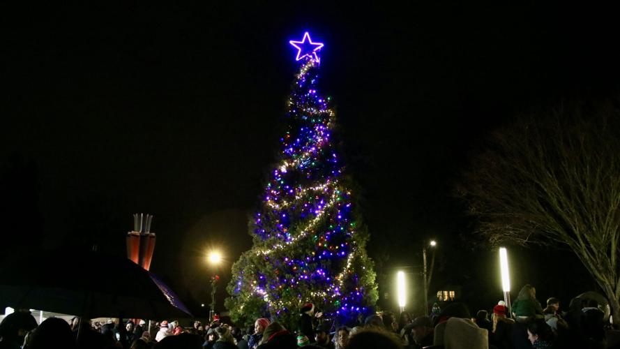 Gresham finds the spirit of Christmas with tree lighting Lifestyle